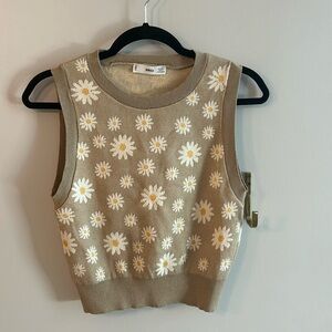 Sweater shirt with daisy flowers